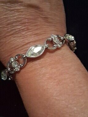 Swarovski Silver Crystal Link Bracelet - Clear Stones Sz.8 Beautiful Detail.